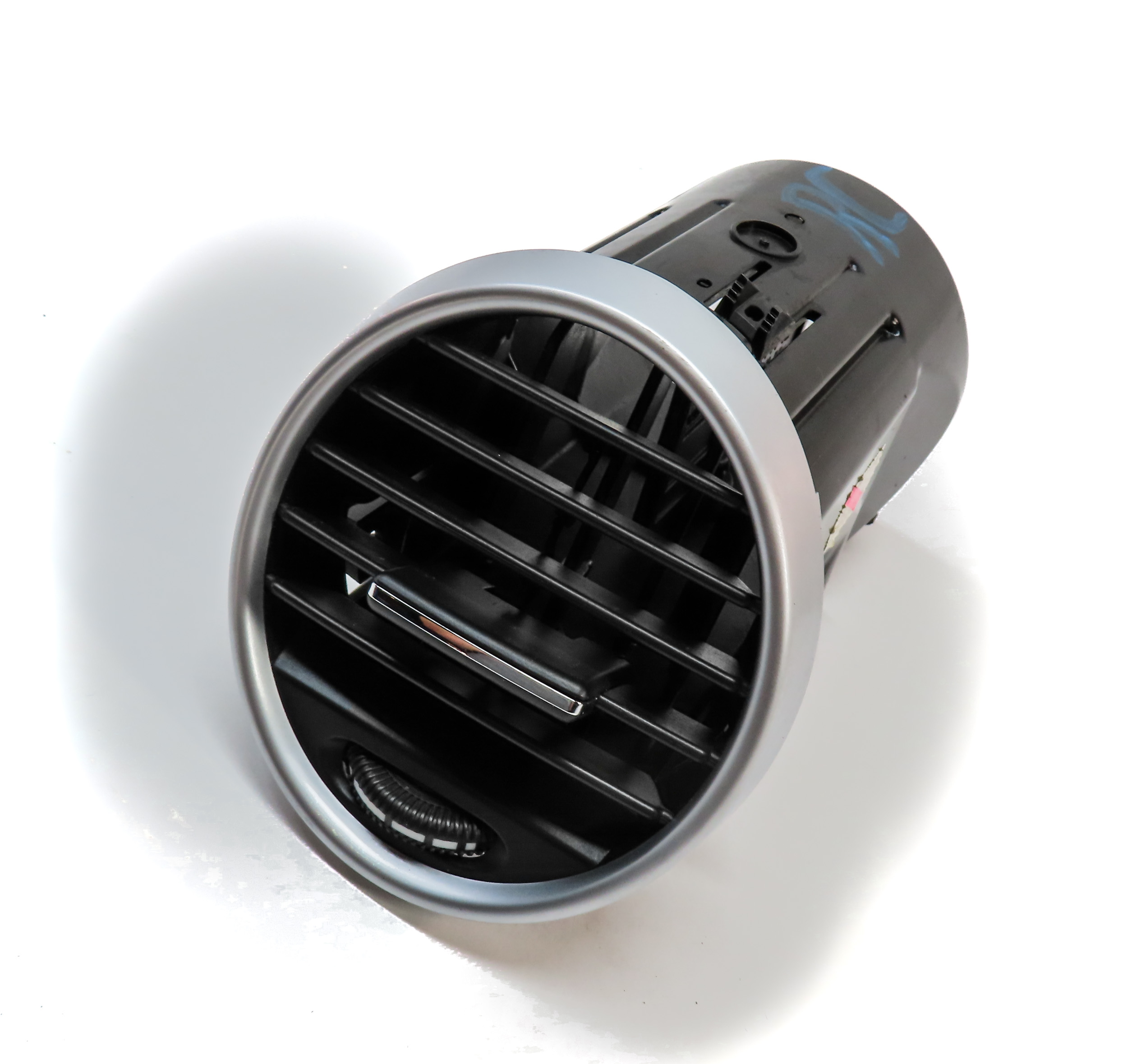 2009 MERCEDES GL550 (X164) FRONT CENTER RIGHT DASH HEAT AIR AC HVAC VENT (BLACK) — exact item pictured
